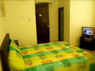 One Motel And Cafe Kuah Esterno foto